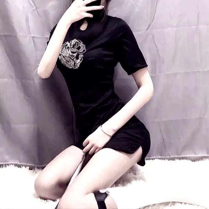 女恶魔人